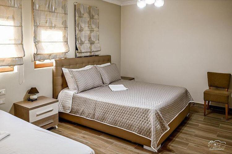 Leo Lux * Korce